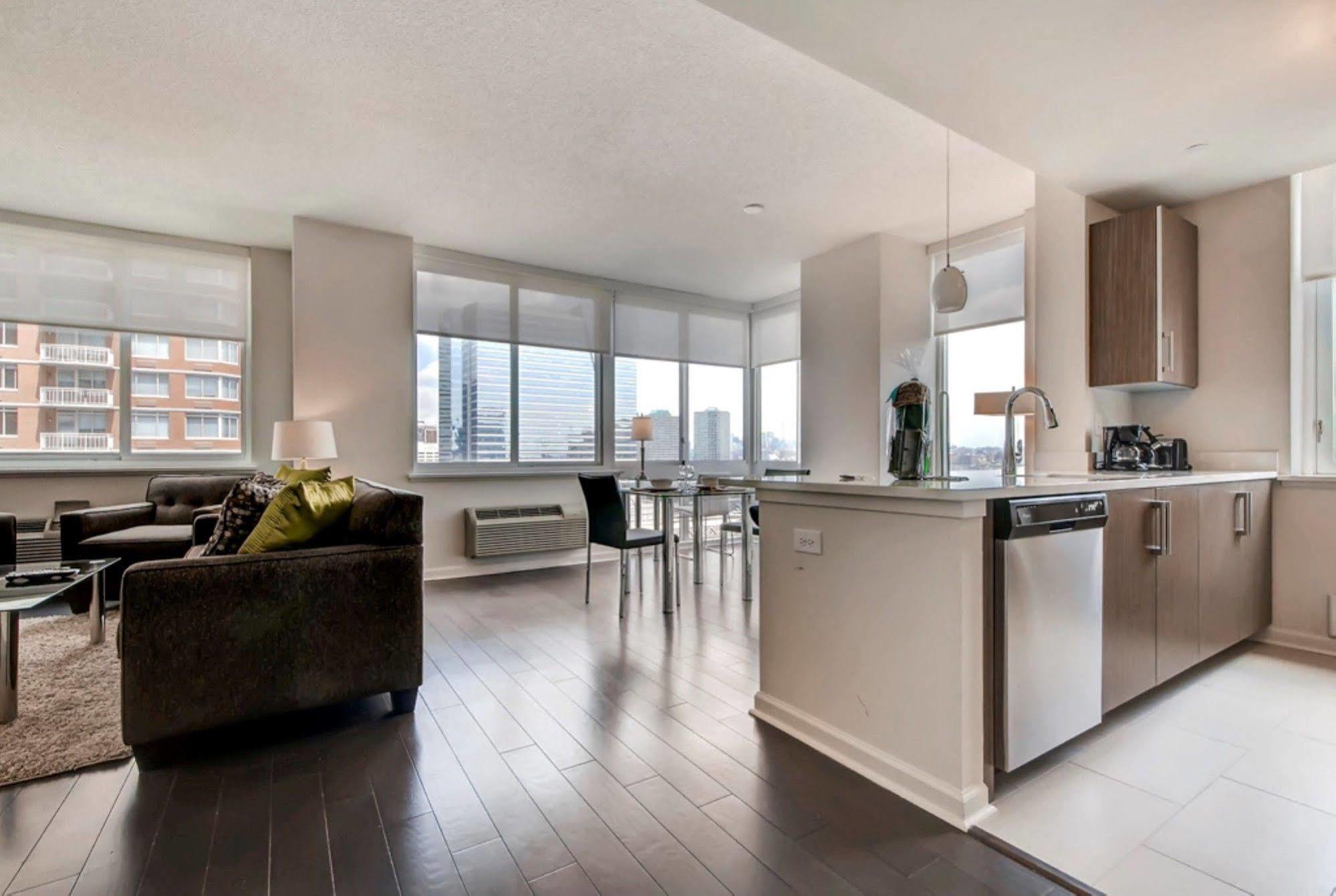 Global Luxury Suites At Newport Jersey City Eksteriør billede