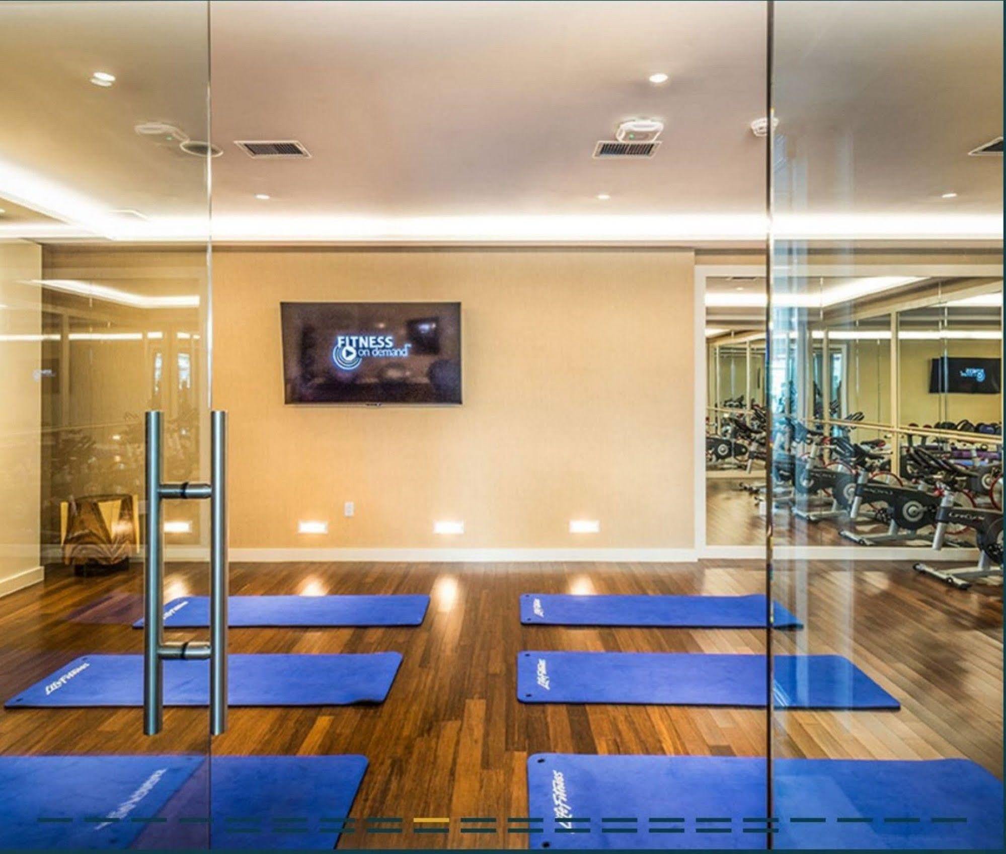 Global Luxury Suites At Newport Jersey City Eksteriør billede